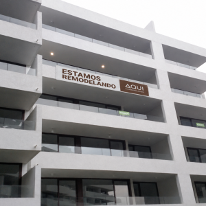 Letrero tipo bastidor exterior (Terrazas)